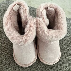Bearpaw Pink baby boots